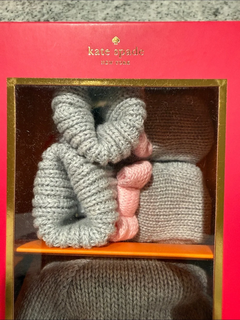 kate spade Cap & Bootie gift set (OS Baby)